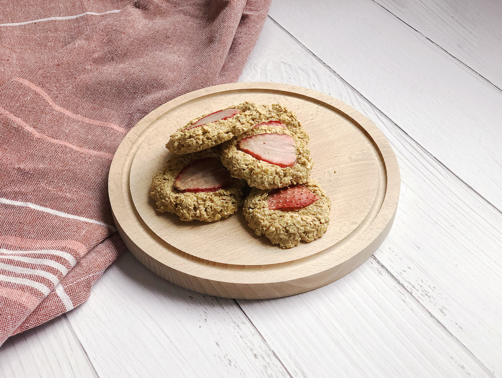 Une recette pour chiens : nos biscuits maison fraise-avoine