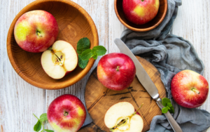 can dogs eat apples
