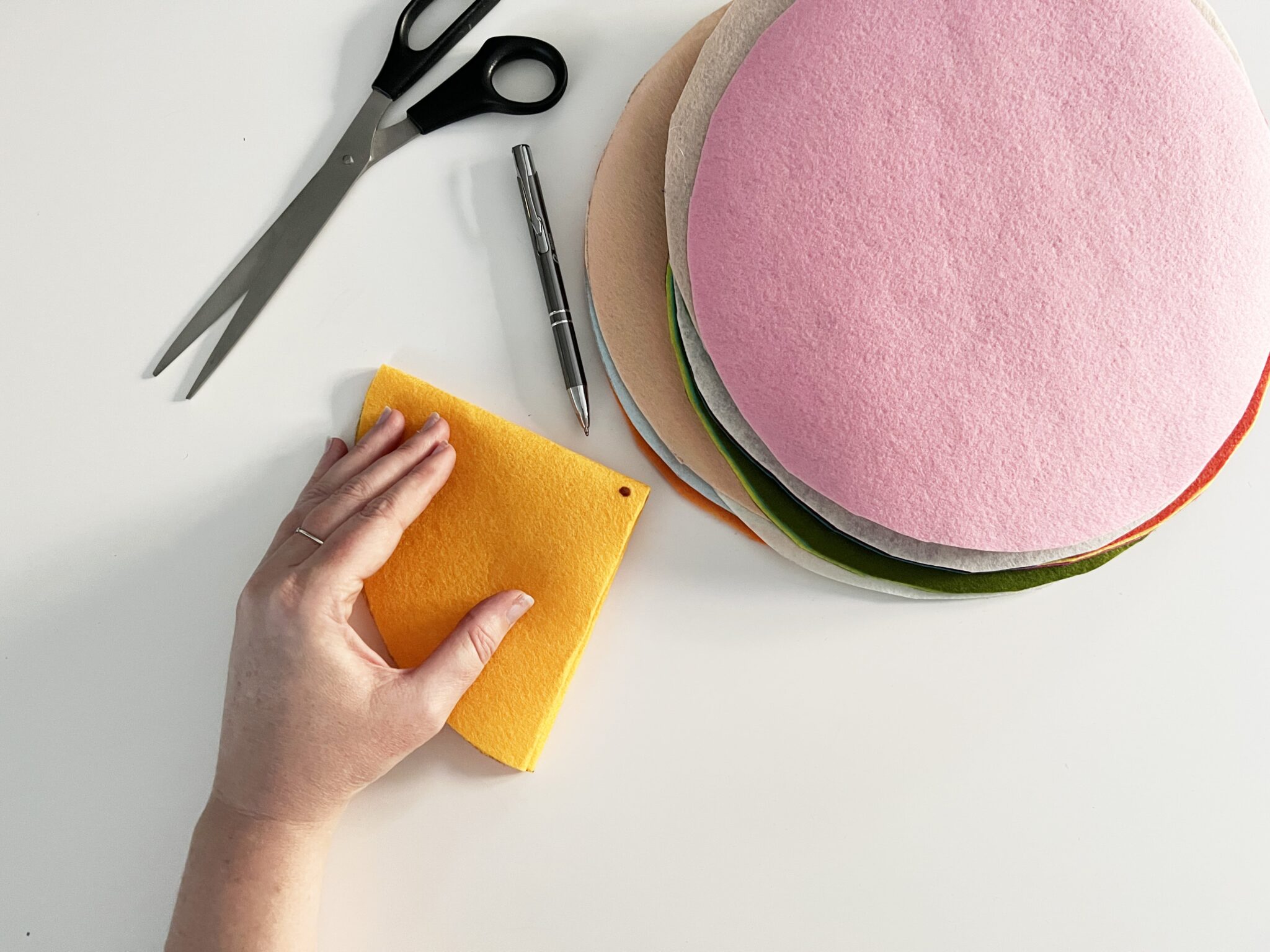 How to make a DIY snuffle ball